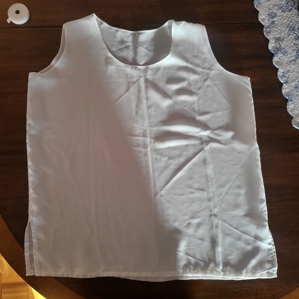 Elegant White Sleeveless Blouse